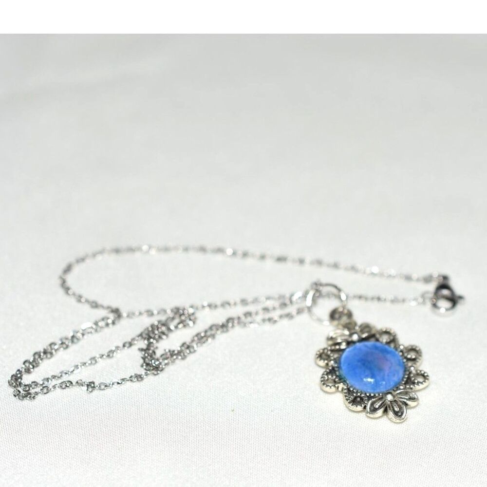 Nostalgic Art Deco Blue Chalcedony Rose 1" Pendant Silver Tone 18" Necklace